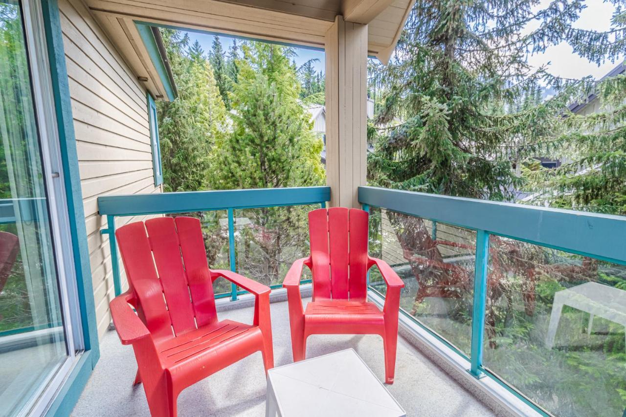 Snowbird Townhouses By Elevate Vacations Whistler Exteriör bild