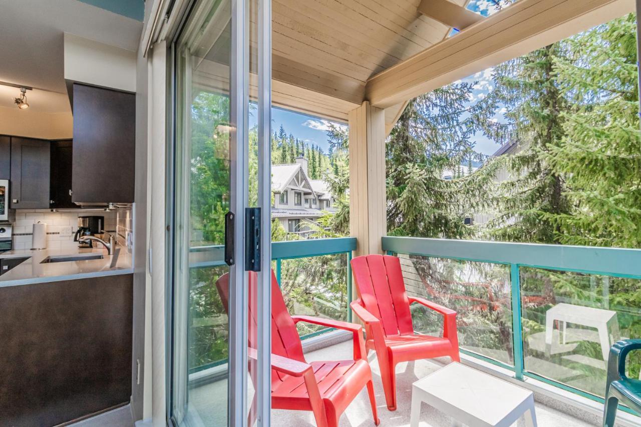 Snowbird Townhouses By Elevate Vacations Whistler Exteriör bild