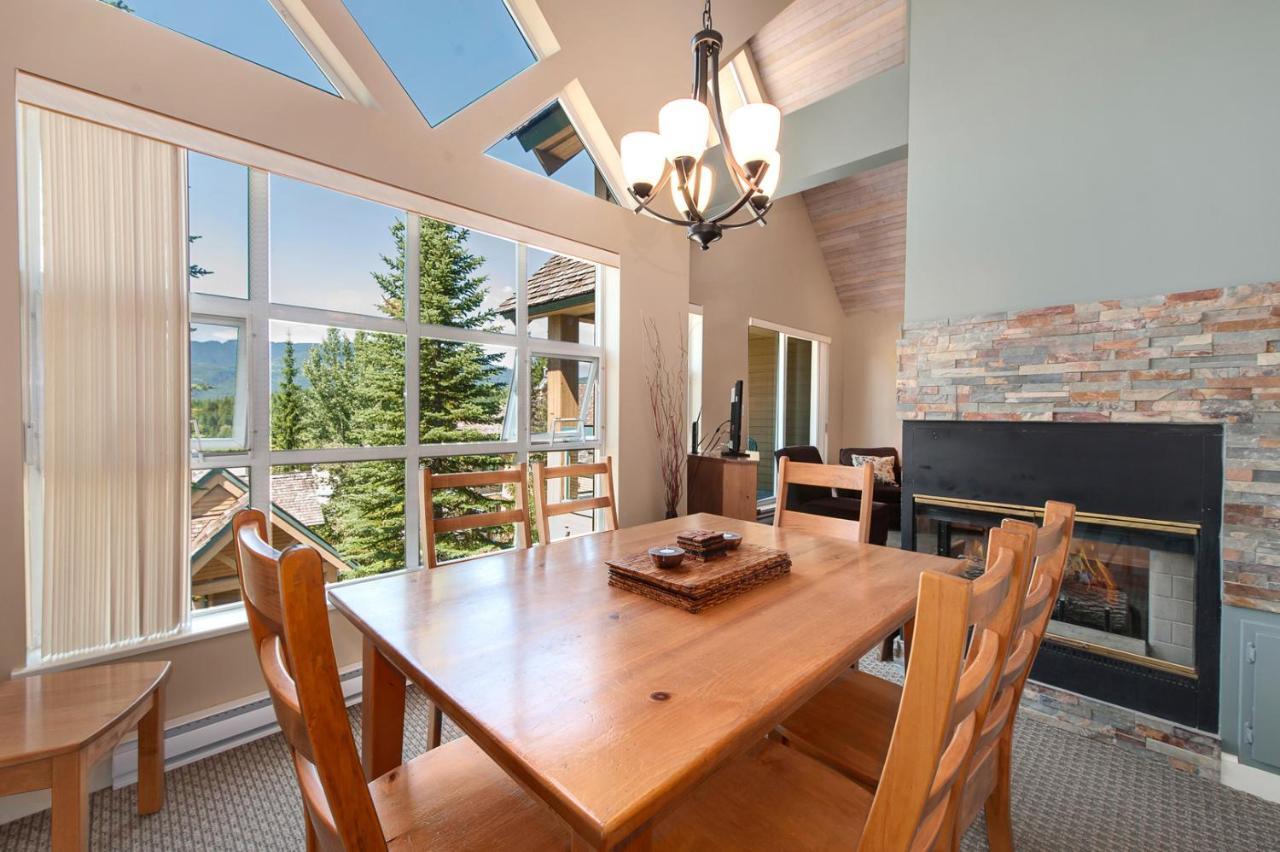Snowbird Townhouses By Elevate Vacations Whistler Exteriör bild