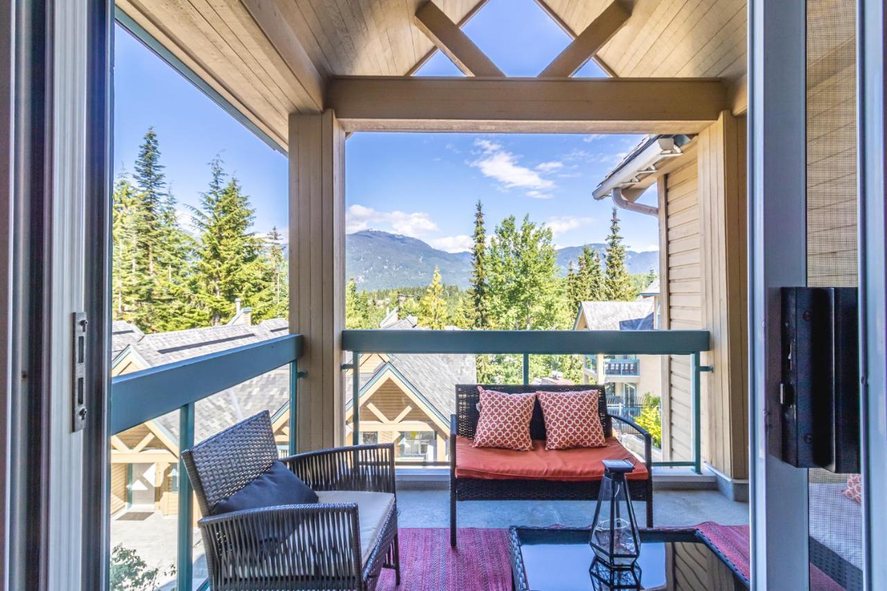 Snowbird Townhouses By Elevate Vacations Whistler Exteriör bild