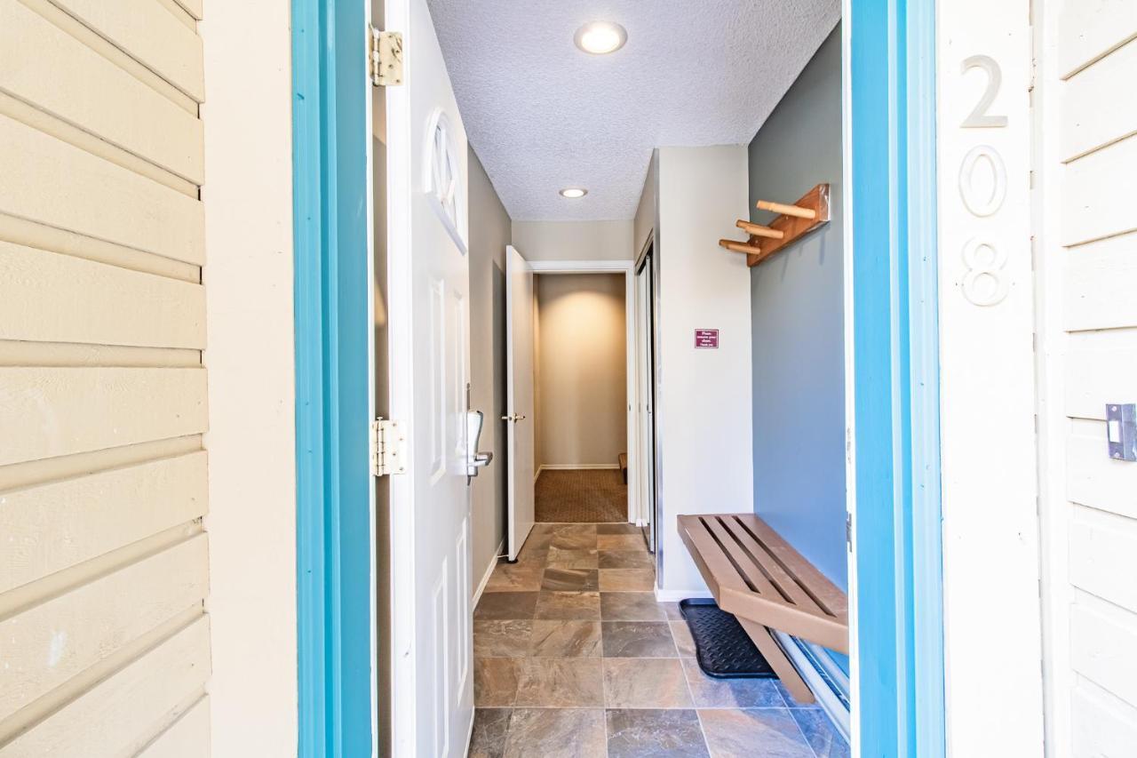 Snowbird Townhouses By Elevate Vacations Whistler Exteriör bild