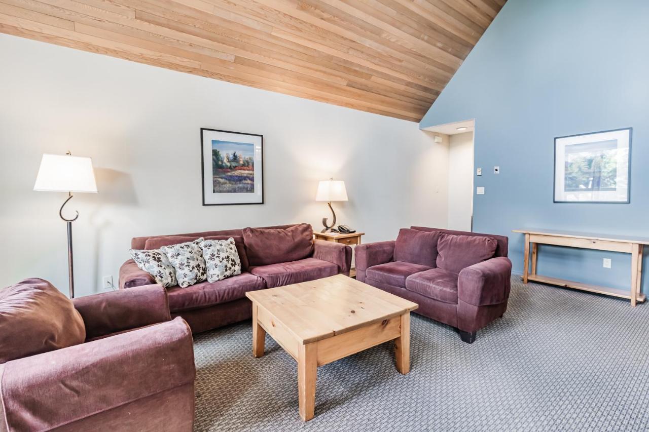 Snowbird Townhouses By Elevate Vacations Whistler Exteriör bild