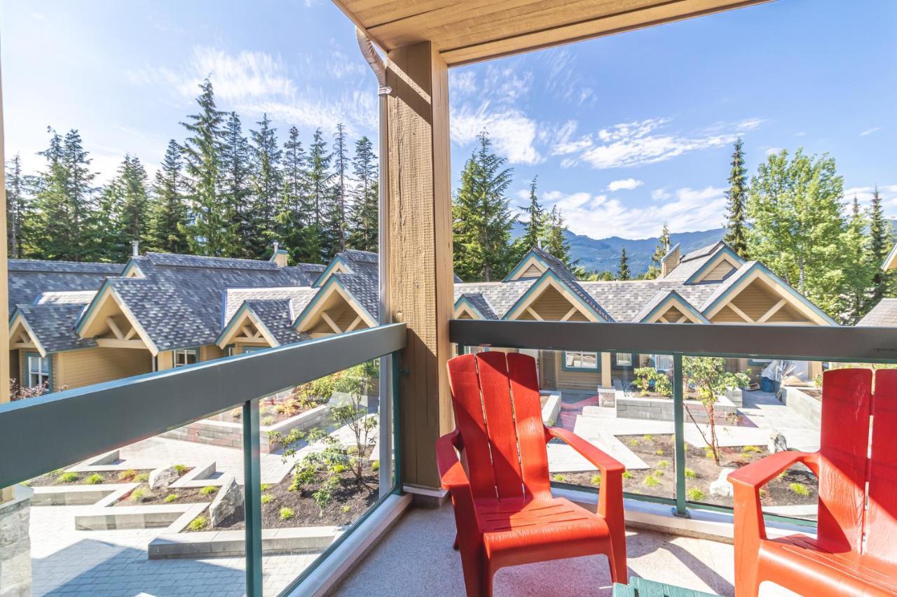 Snowbird Townhouses By Elevate Vacations Whistler Exteriör bild