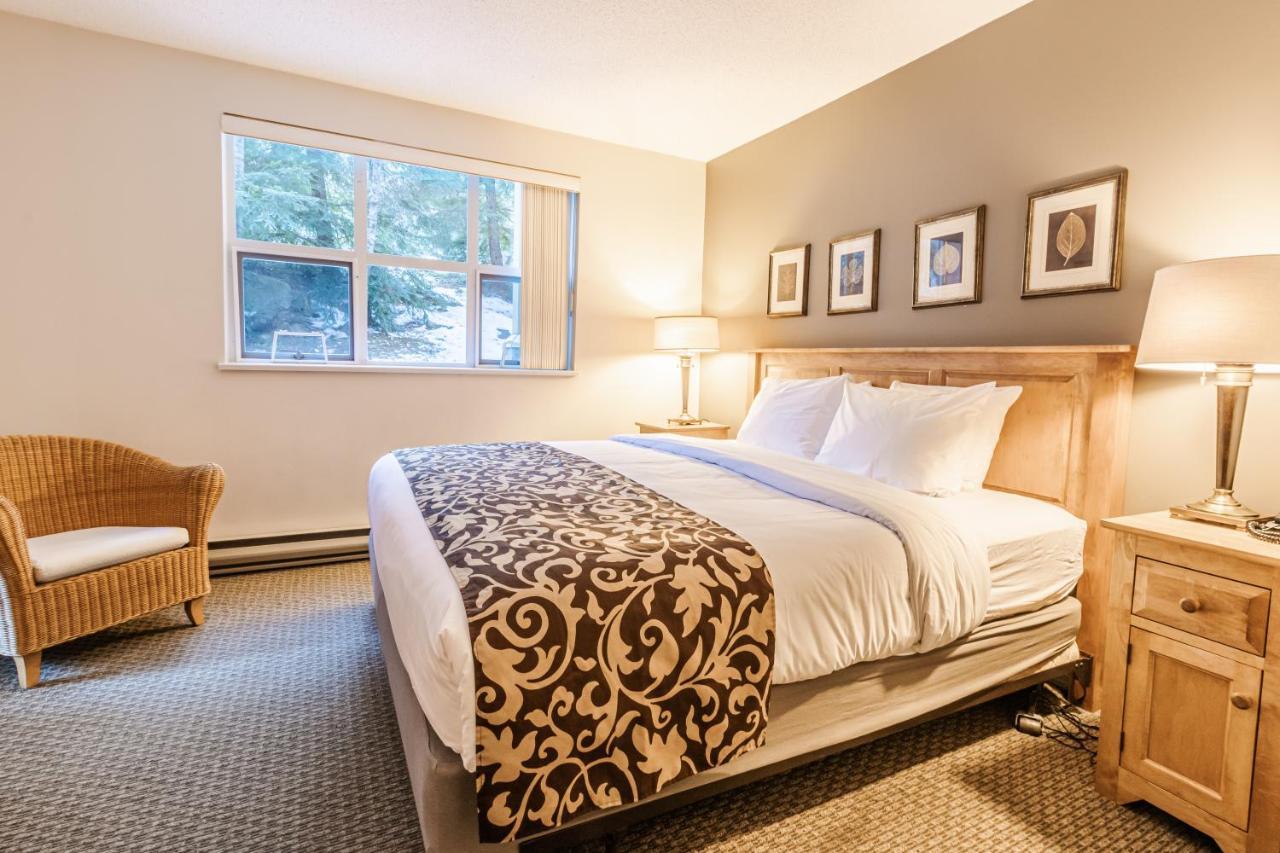 Snowbird Townhouses By Elevate Vacations Whistler Exteriör bild
