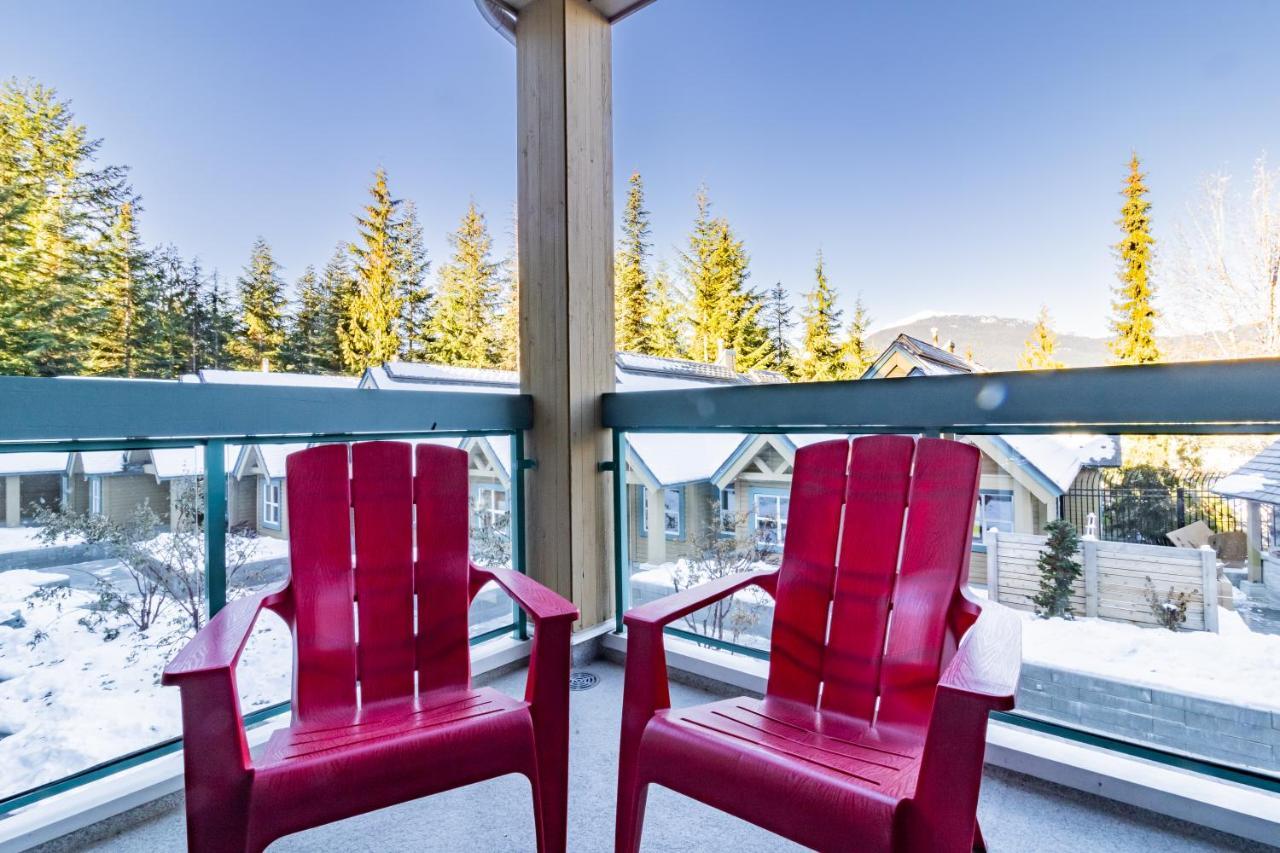 Snowbird Townhouses By Elevate Vacations Whistler Exteriör bild