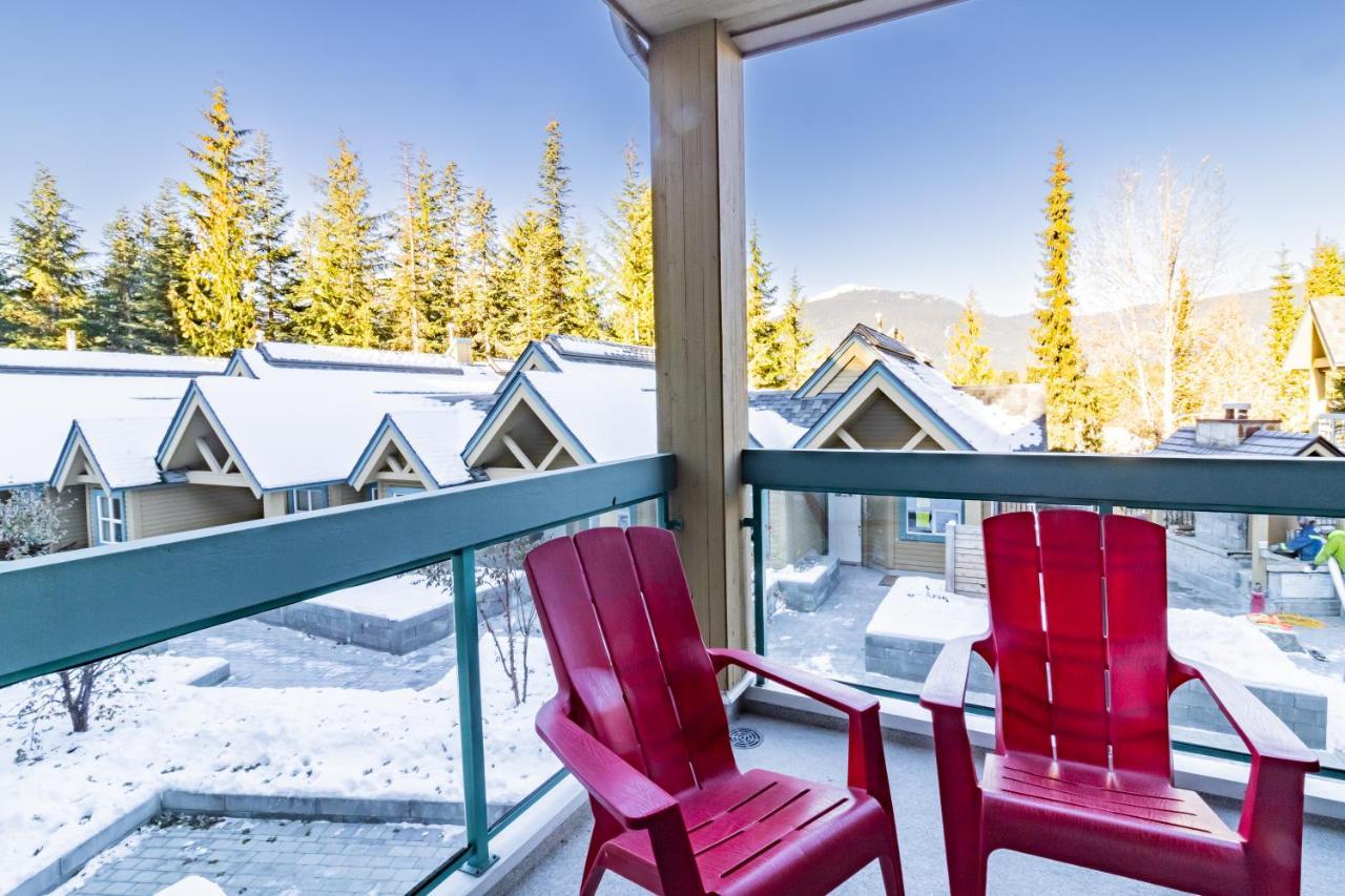 Snowbird Townhouses By Elevate Vacations Whistler Exteriör bild
